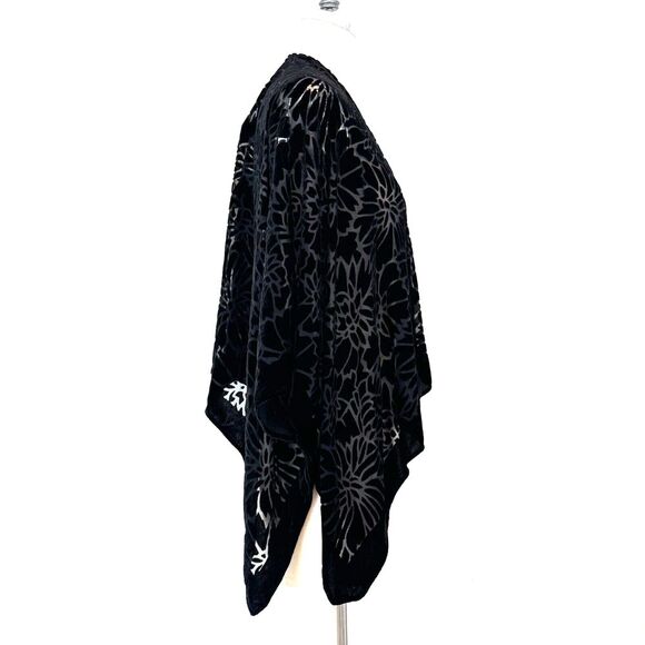Mark New York Black Velvet Burnout Shawl Poncho Cape O/S Whimsy Goth Witchy NEW - Picture 2 of 7